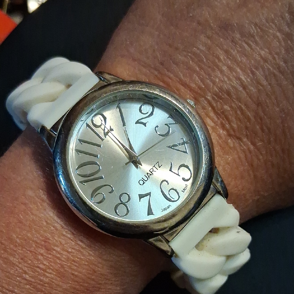 Silver and White Sporty 100% Silicone Band Super Comfy Watch.